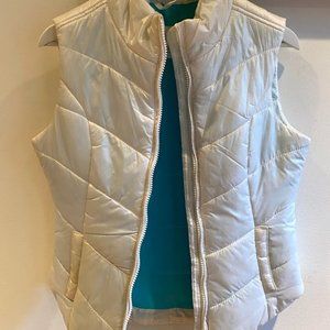 white aeropostale insulated vest